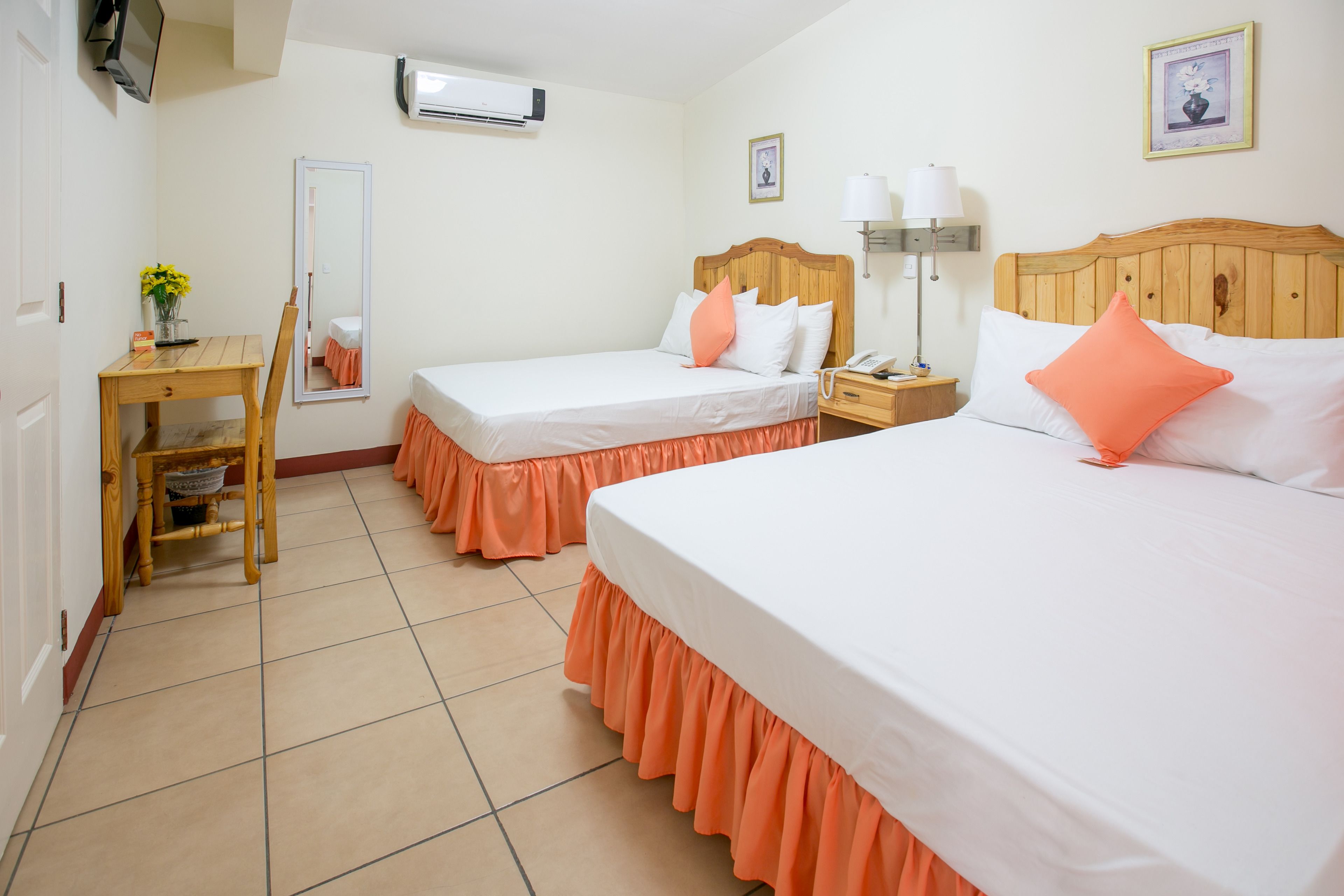 double room | in-room safe, desk, free wifi, bed sheets