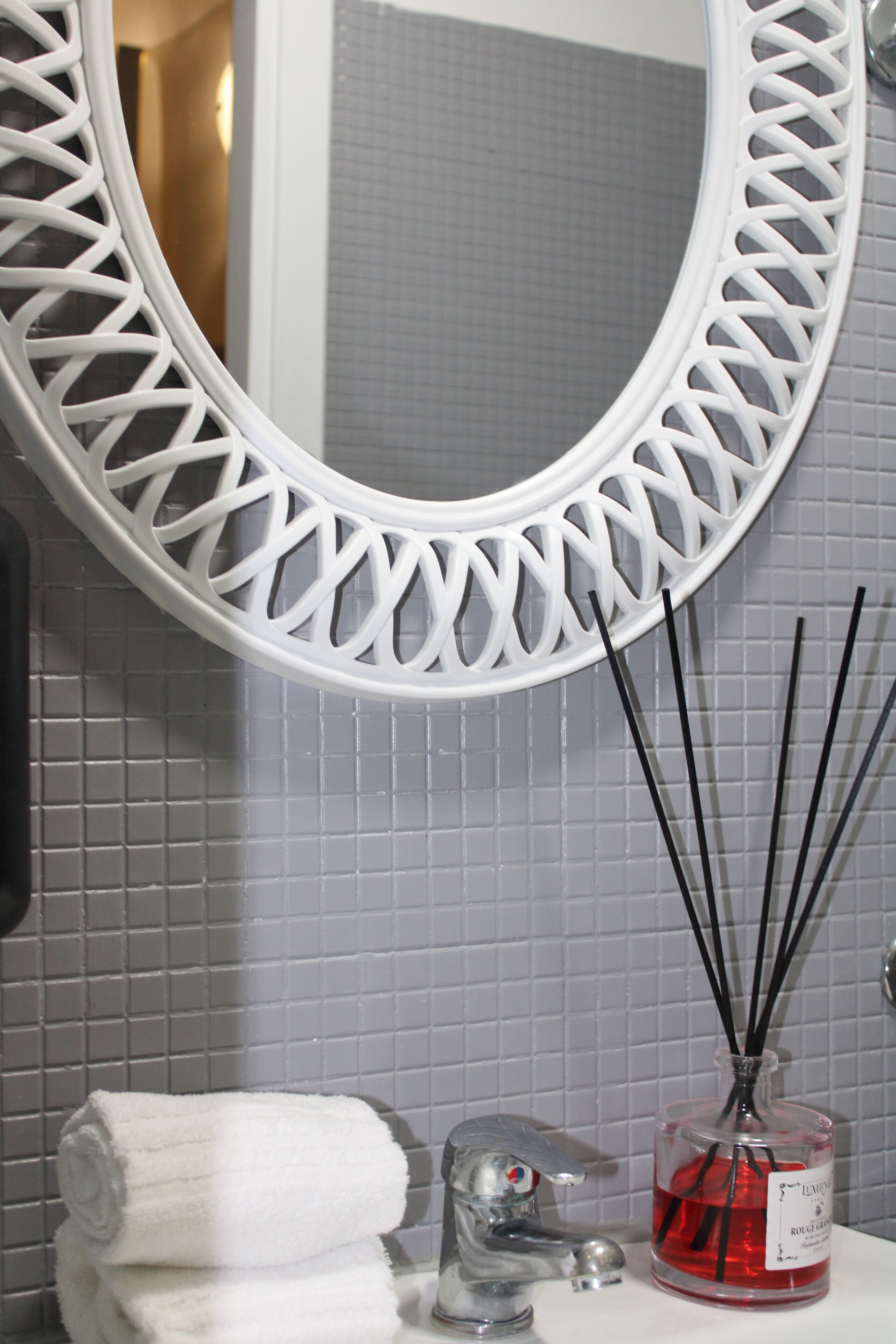 shower, rainfall showerhead, free toiletries, hair dryer