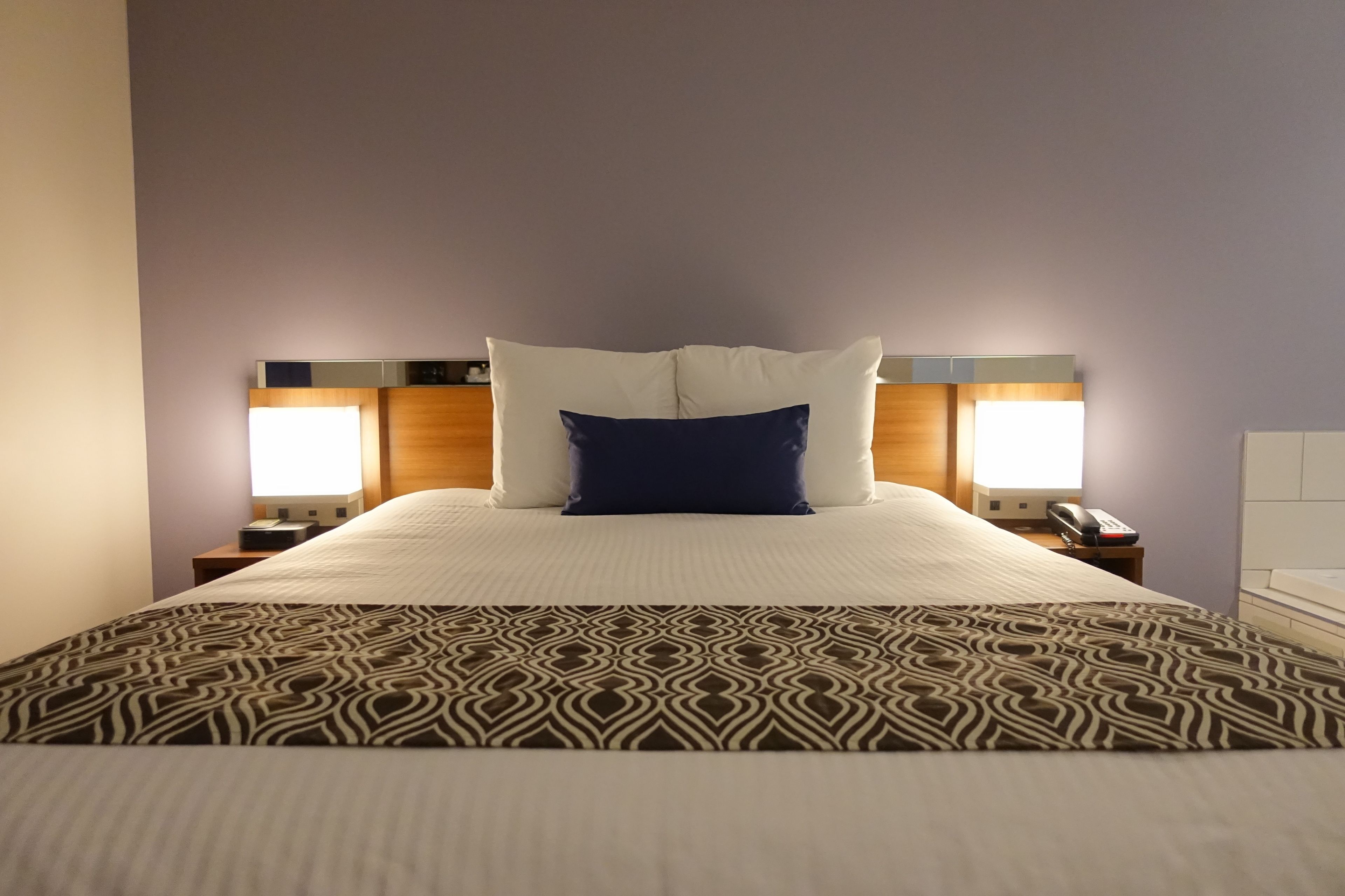 room, 1 queen bed, non smoking (jetted tub) | premium bedding, desk, iron/ironing board, free wifi