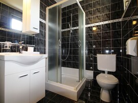 Deluxe Double or Twin Room, Mountain View | Bathroom