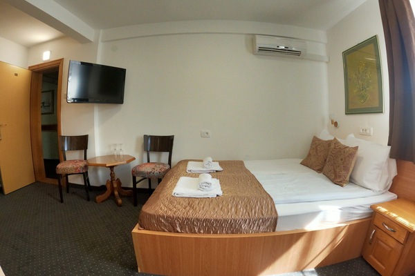 Literie de qualité supérieure, bureau, chambres insonorisées