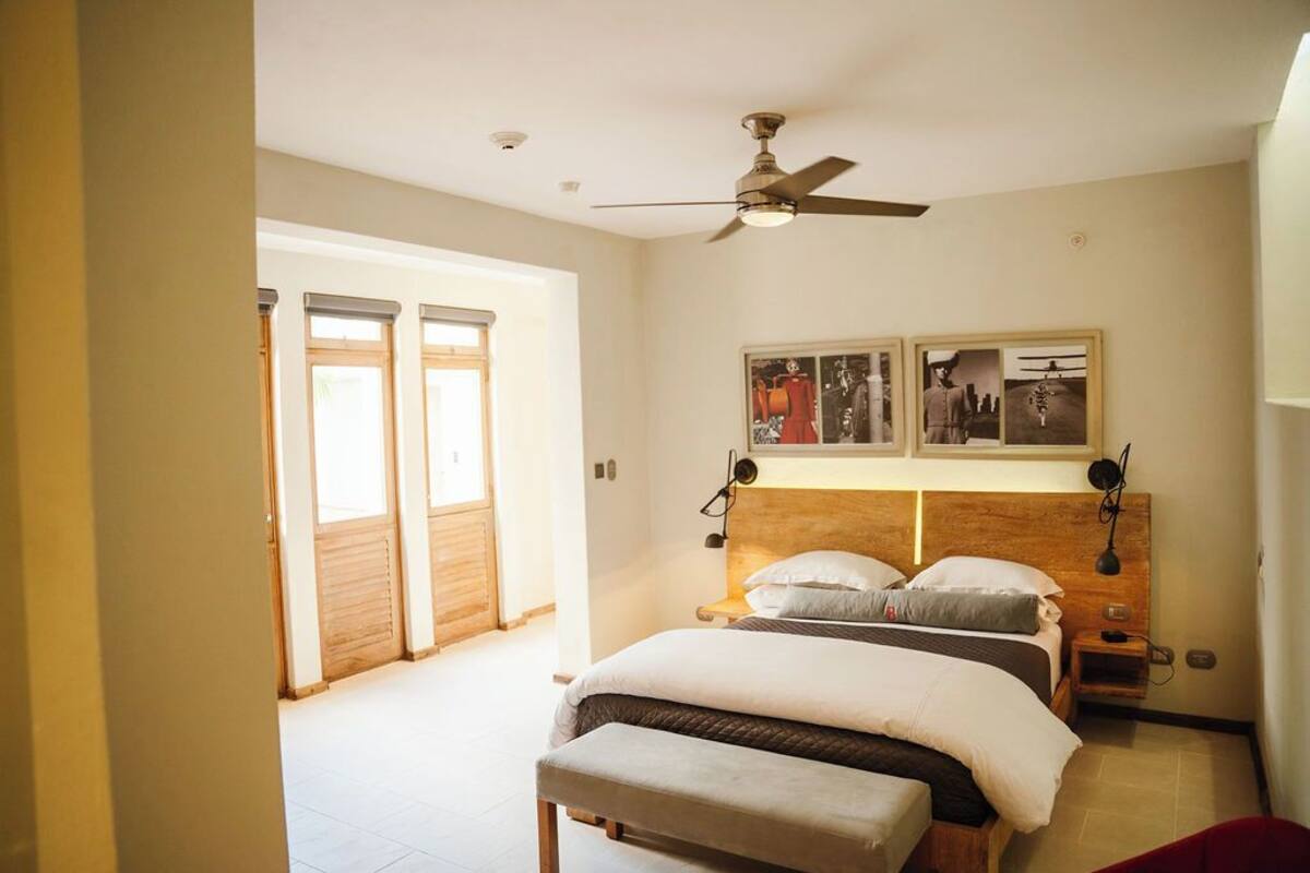 Suite, 1 queensize-seng (Spanish Courtyard View) | Sengetøy av topp kvalitet, dundyner og senger med overmadrass