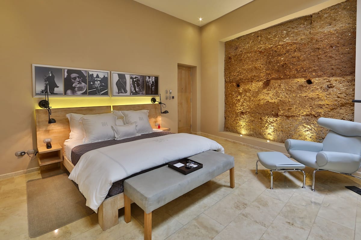 suite, 1 king bed (heritage) | premium bedding, down duvets, pillow-top beds, free minibar