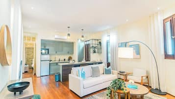 Owner´s Flat | Living area | LED TV, tablet, iPod dock