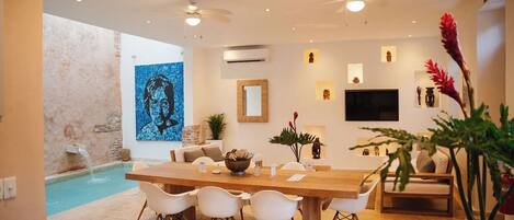 Family Room | Living area | LED TV, tablet, iPod dock