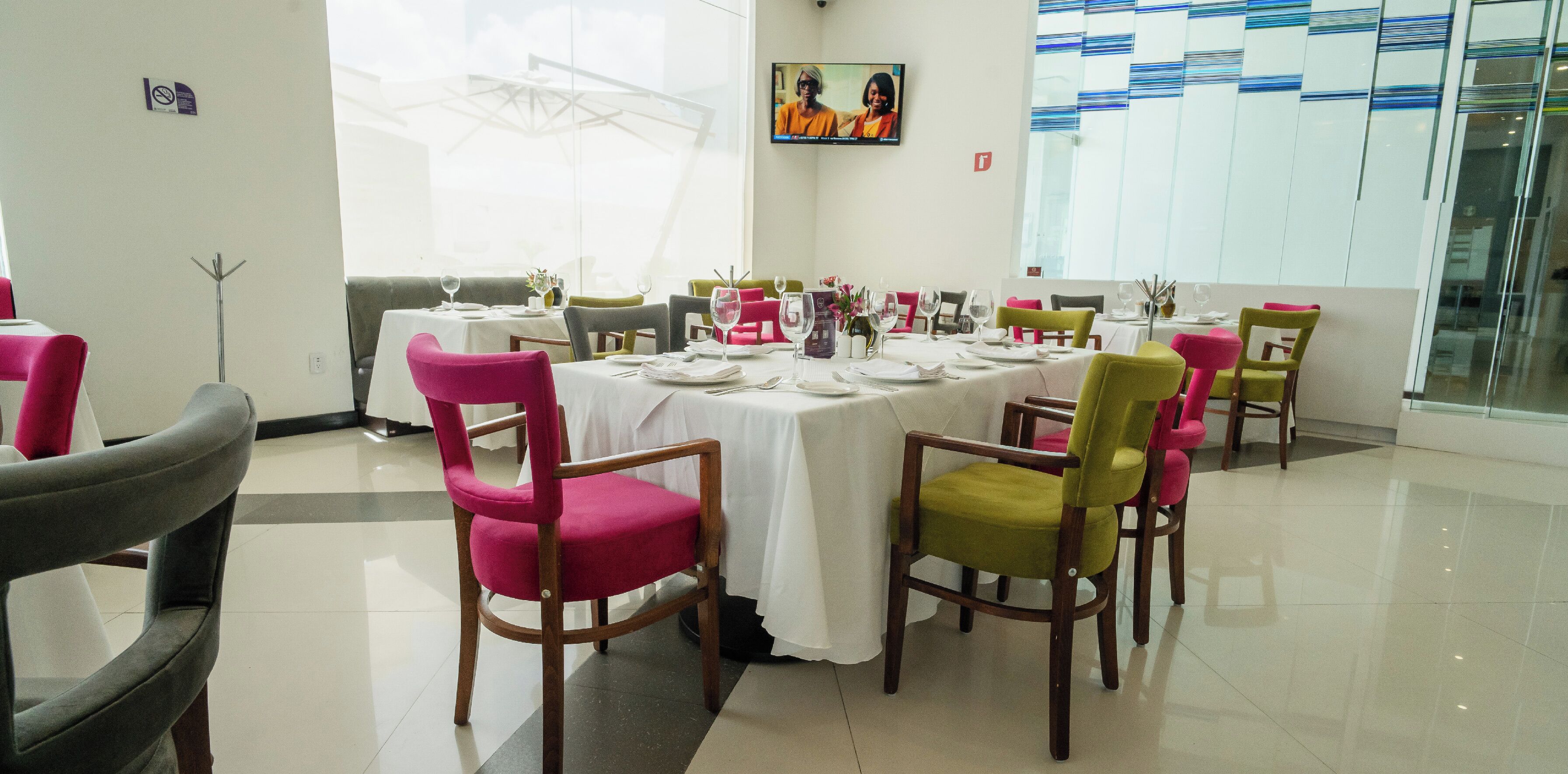 breakfast, lunch, dinner served; international cuisine, pool views