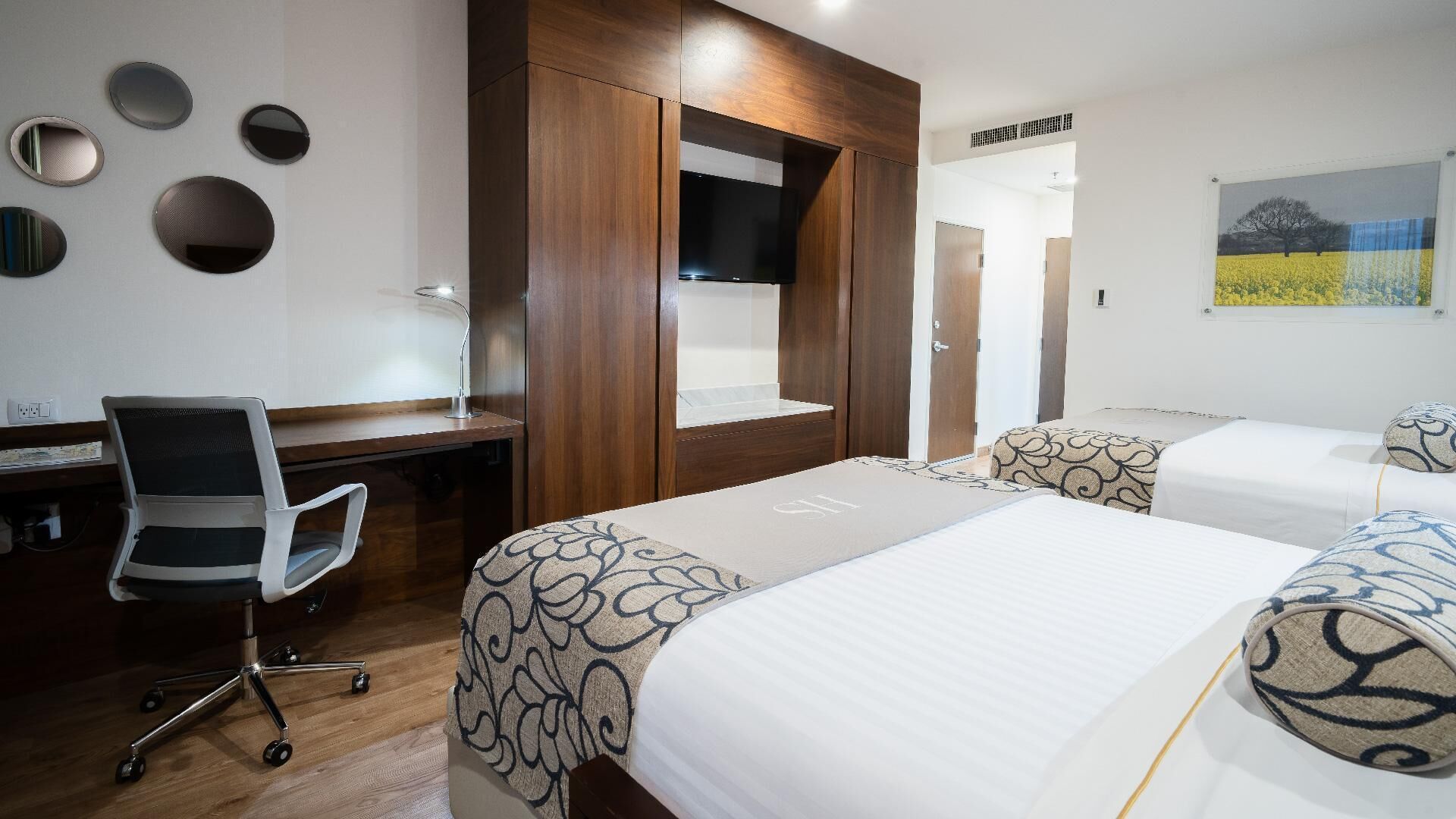 Premium bedding, in-room safe, desk, soundproofing