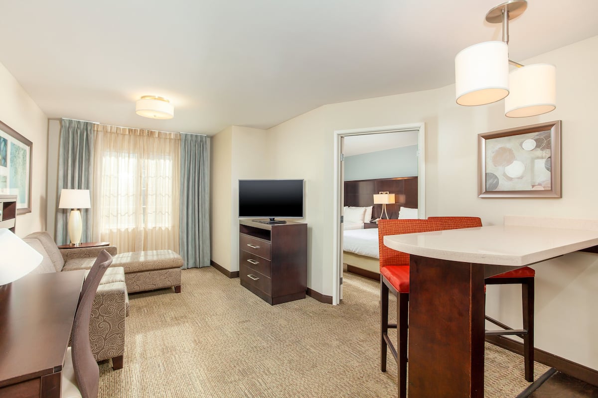 1 bedroom, in-room safe, desk, iron/ironing board