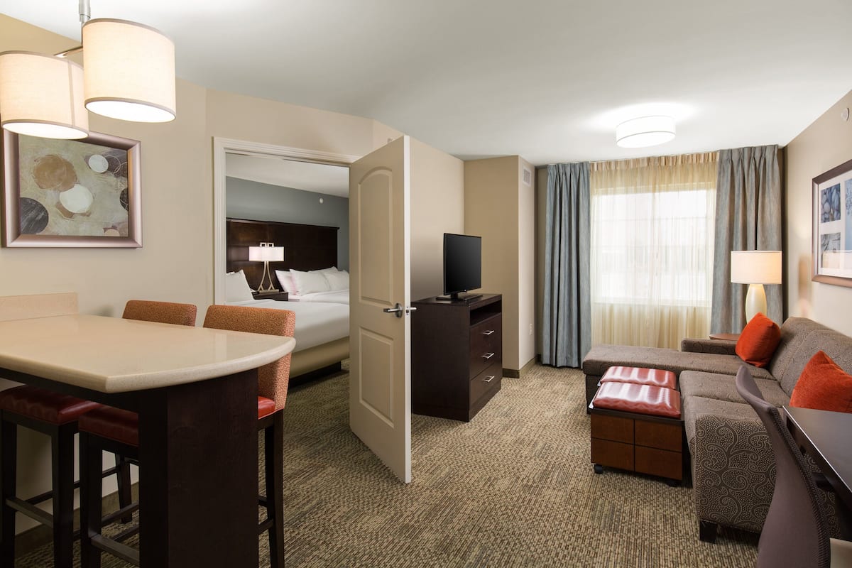 1 bedroom, in-room safe, desk, iron/ironing board