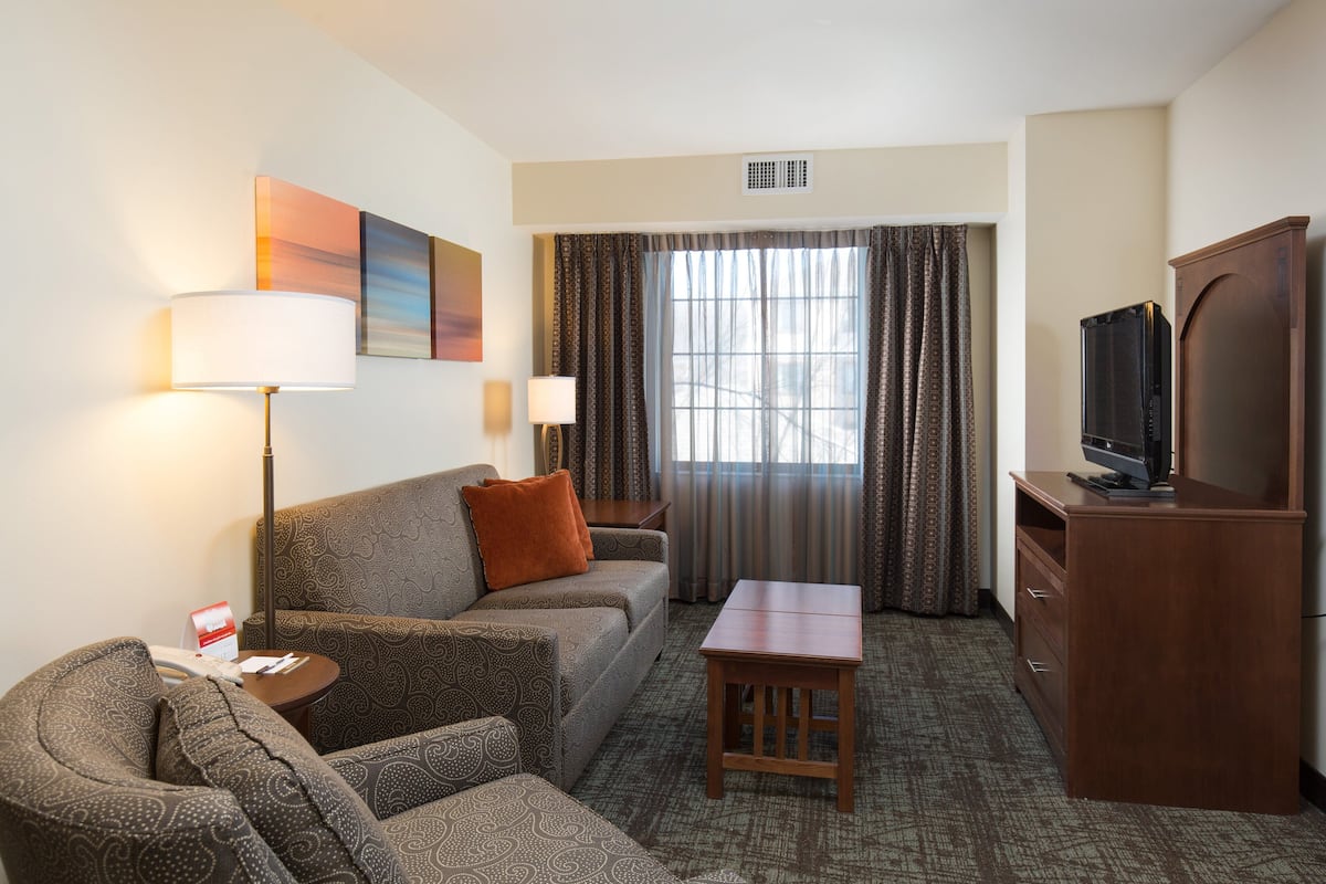 1 bedroom, in-room safe, desk, iron/ironing board
