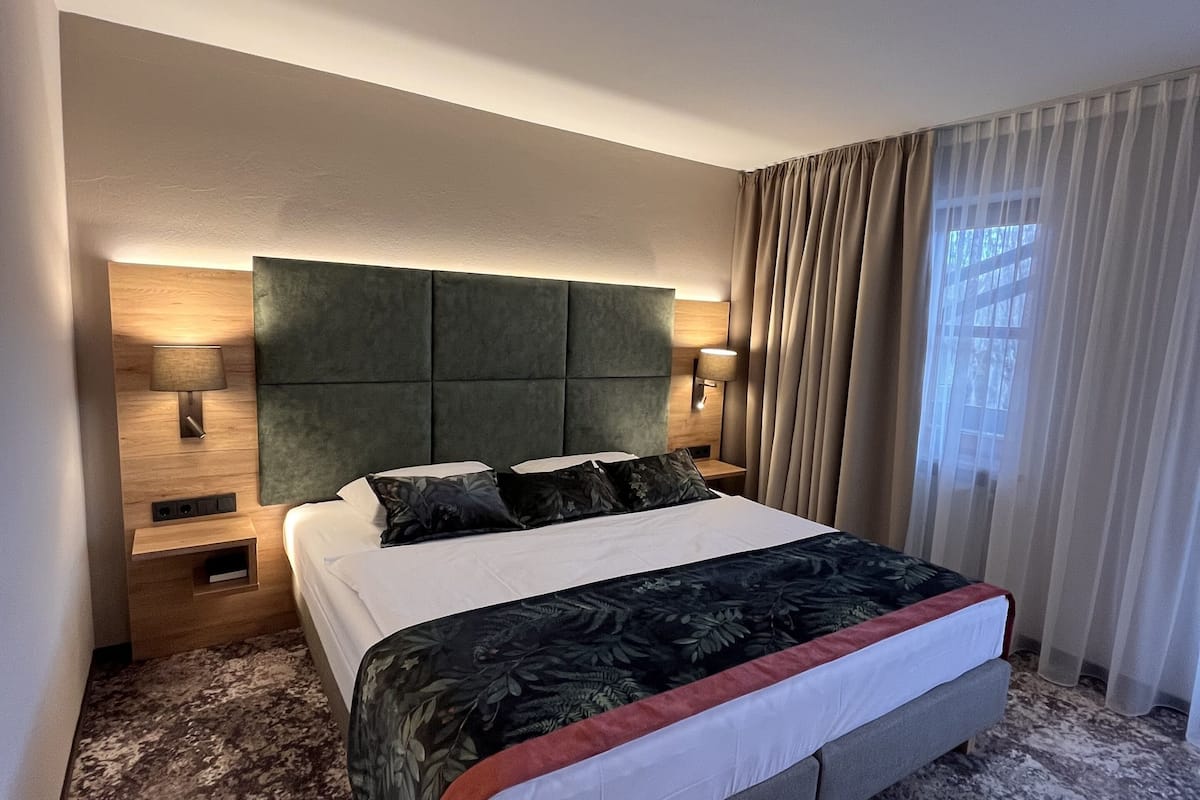 1 bedroom, premium bedding, down duvets, in-room safe