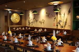 Breakfast, lunch, dinner served; al fresco dining 