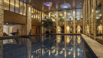 Indoor pool, sun loungers