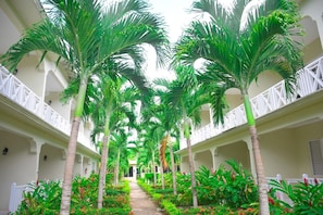 Exterior - Coral Seas Beach Resort (Negril)