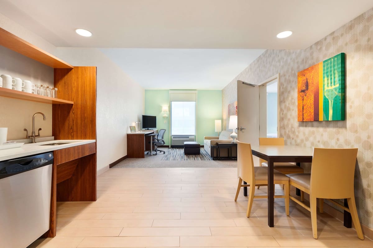 Suite, 2 Queen Beds, Accessible (Mobility & Hearing, Roll-in Shower) | Living area