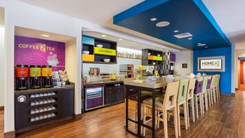 Free daily continental breakfast