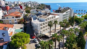 Vista frontal de la propiedad