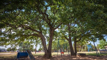 Children’s play area – outdoor