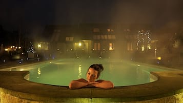 住宿正面 - 傍晚/夜晚