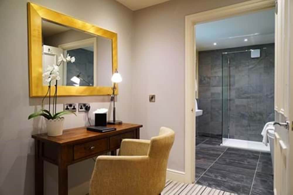 Feversham Arms Hotel & Verbena SpA by null