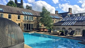 Exterior detail - Feversham Arms Hotel & Verbena Spa (York)