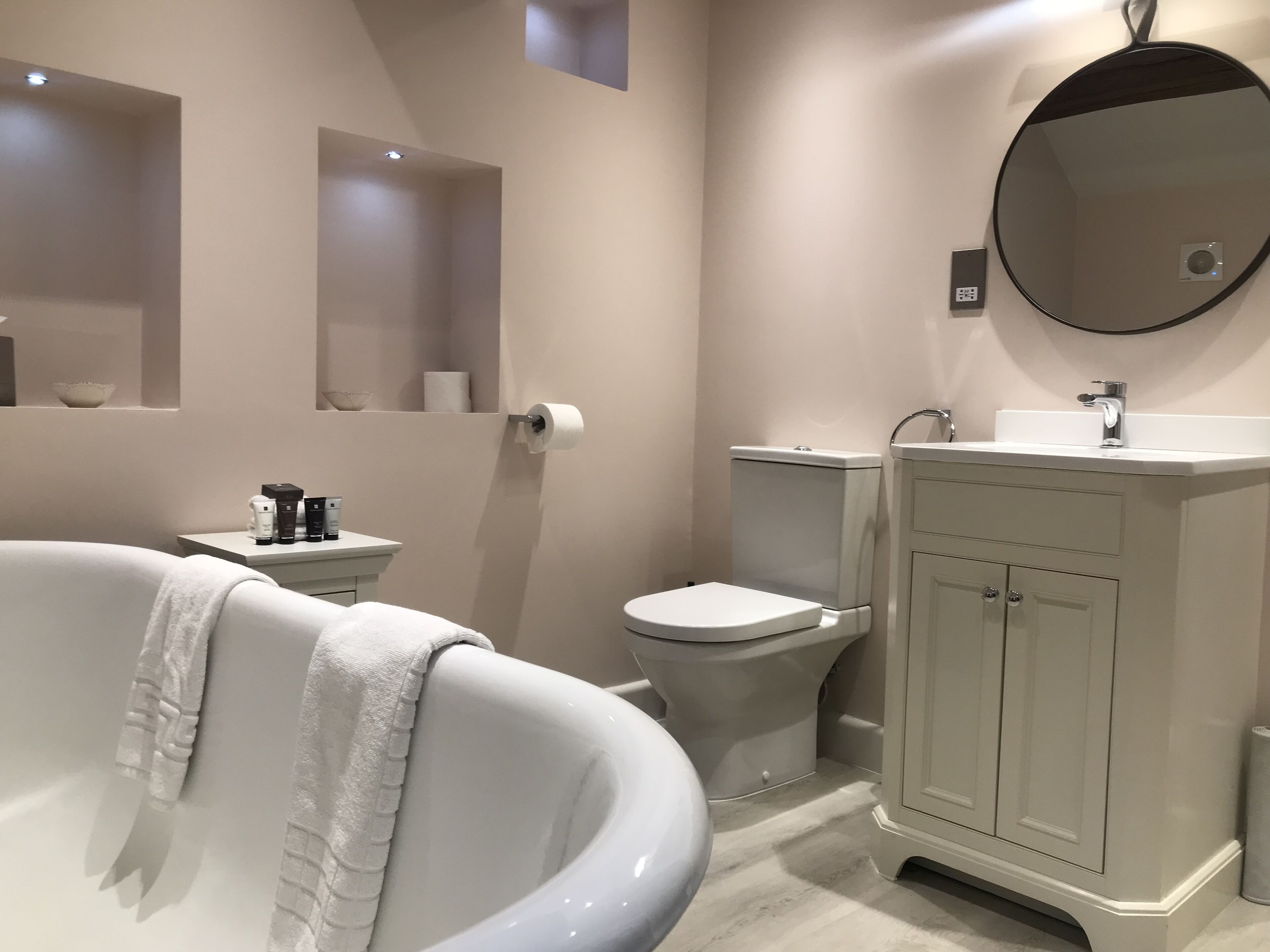 poolside suite | bathroom | free toiletries, hair dryer, bathrobes, slippers
