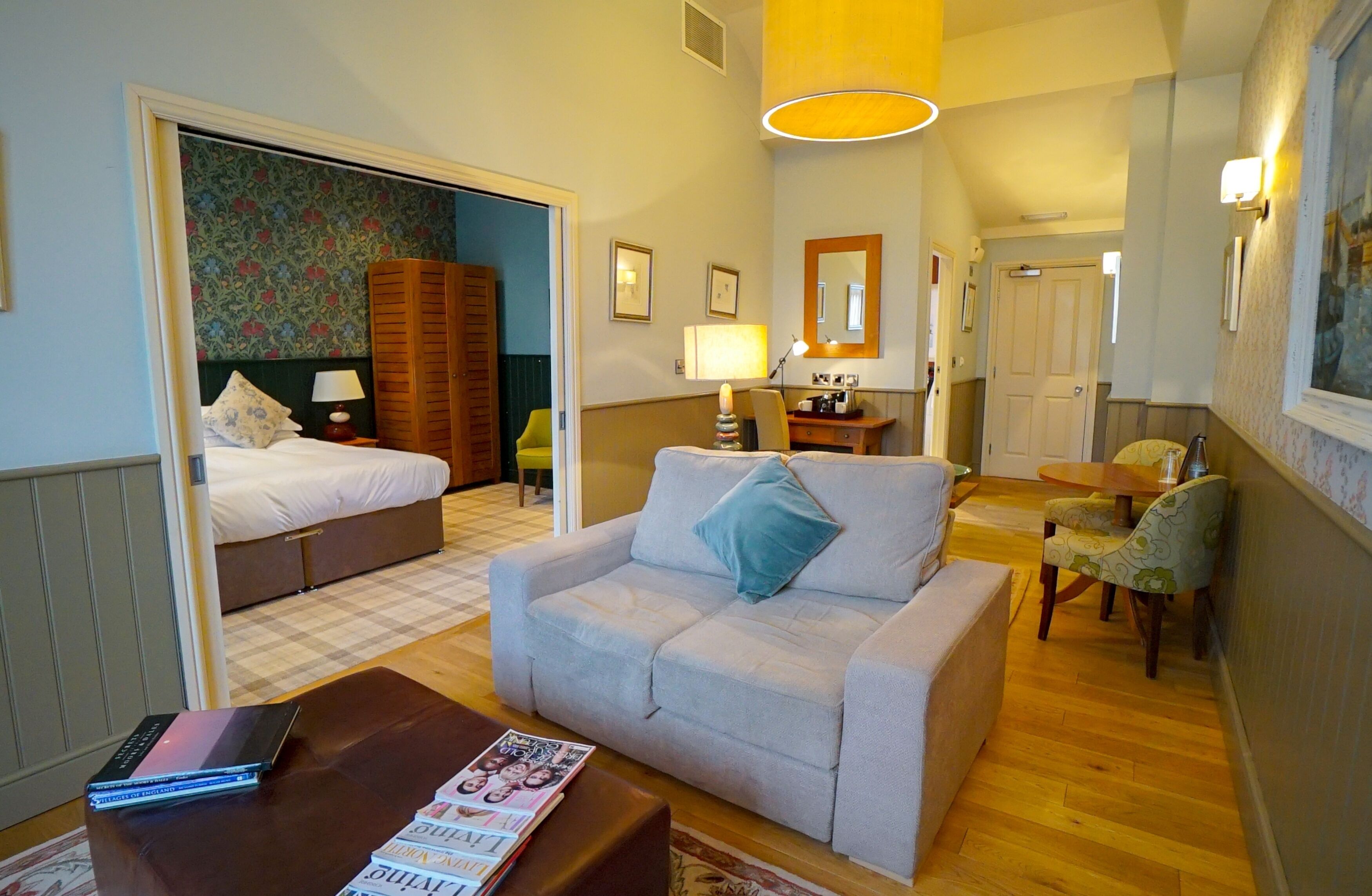 spa suite | 1 bedroom, individually decorated, individually furnished, desk