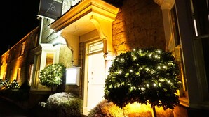 Property entrance - Feversham Arms Hotel & Verbena Spa (York)