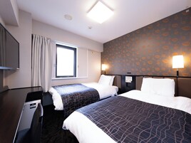 高档床上用品、羽绒被、特色装修、办公桌