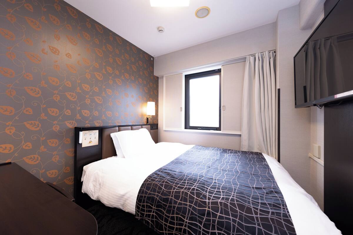 1 bedroom, premium bedding, down duvets, individually decorated