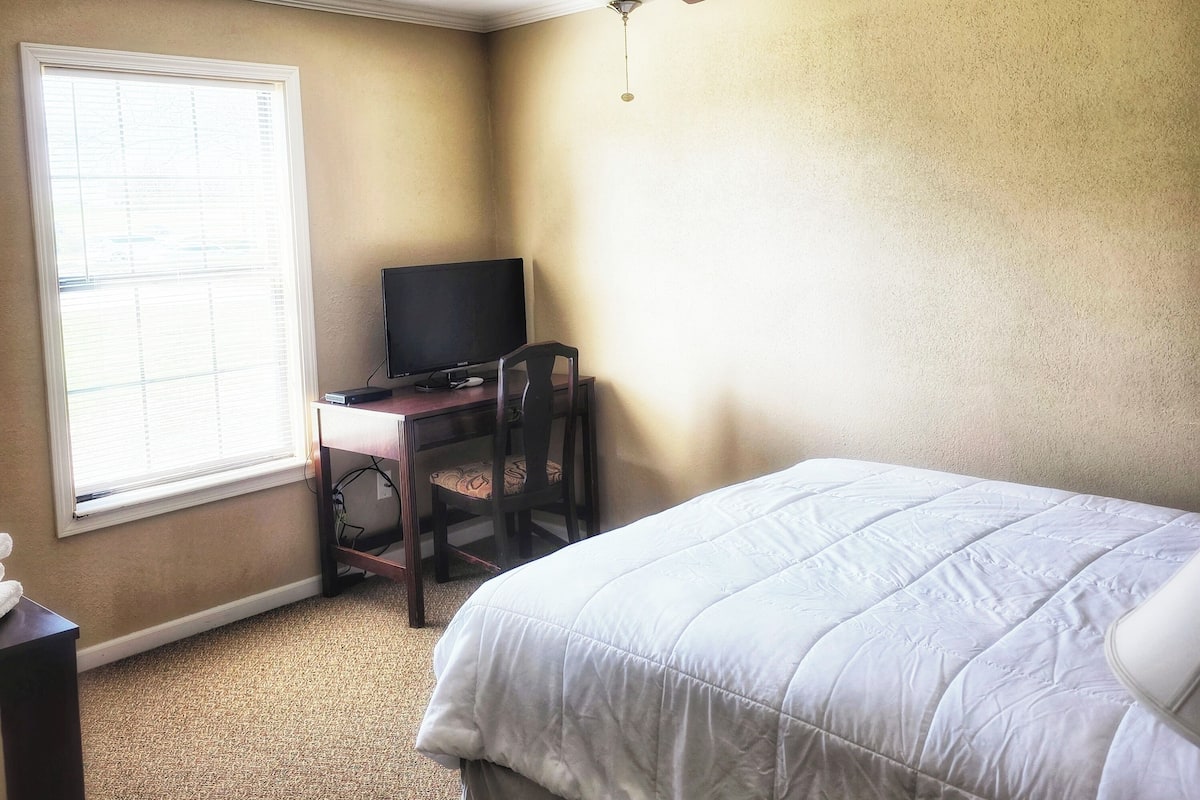 3 Schlafzimmer, individuell dekoriert, individuell eingerichtet