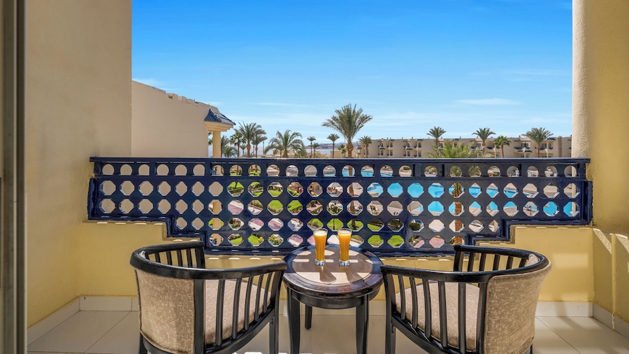 Grand Oasis Resort