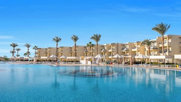 2 albercas al aire libre y camas balinesas gratuitas