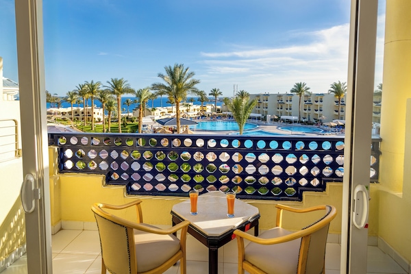 Standardrum - flera sängar - havsutsikt (Standard Sea View) | Terrass/Patio