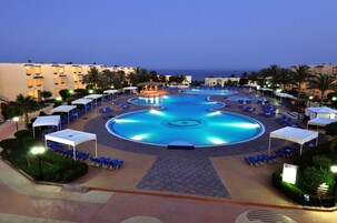 2 outdoor pools, open 8:00 AM to 5:30 PM, free cabanas, pool umbrellas