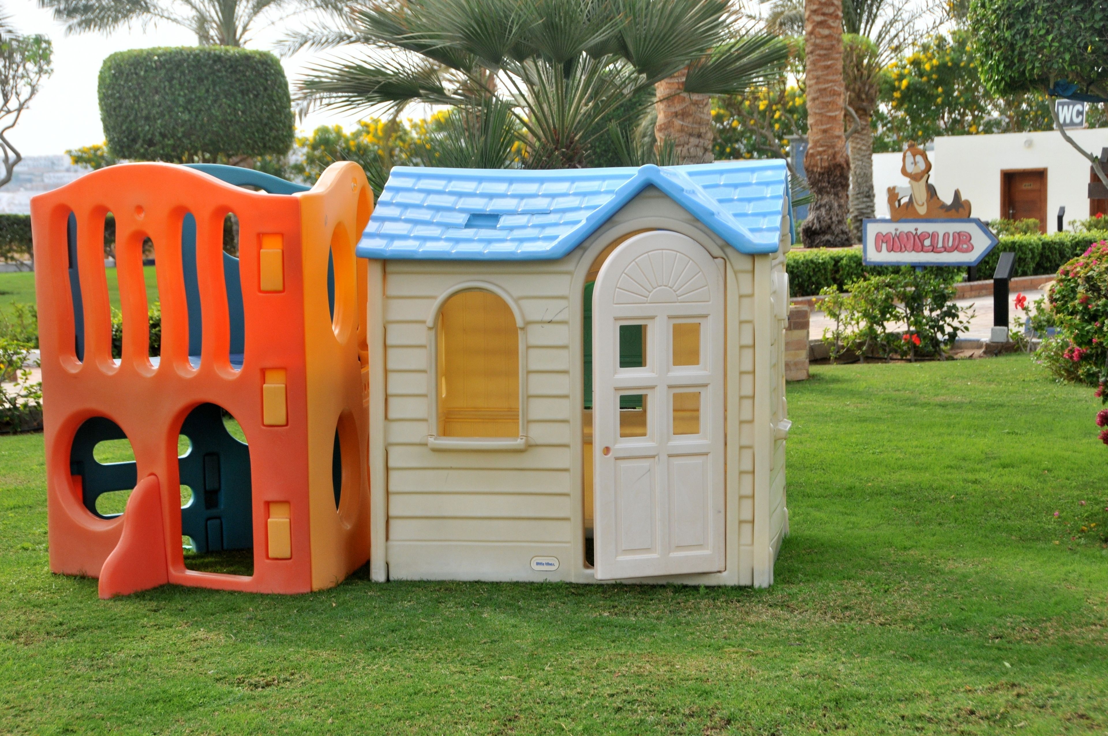 children’s play area – outdoor