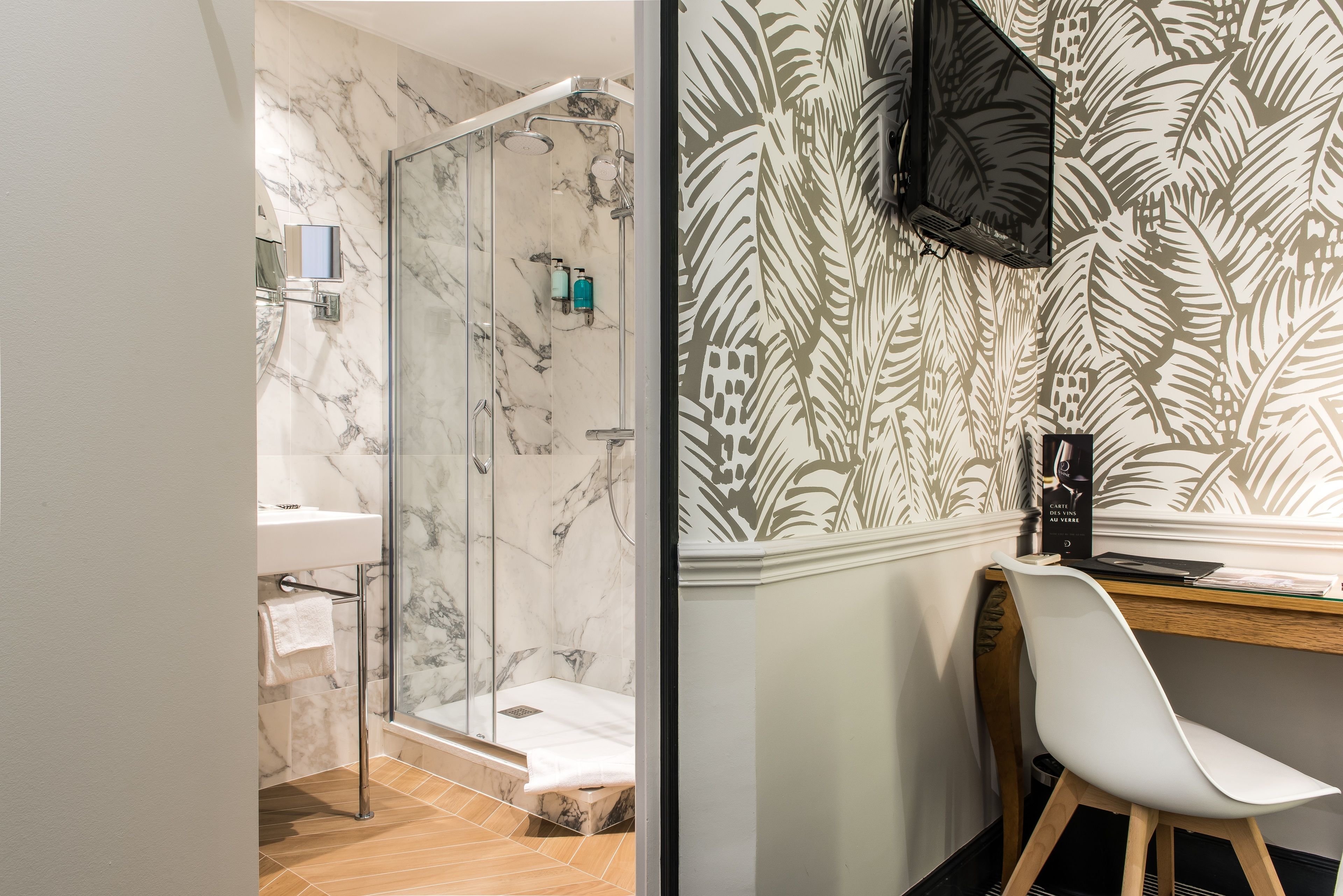 classic double room | pillow-top beds, in-room safe, desk, blackout curtains