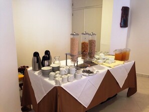 Free daily buffet breakfast  - Hotel Caruso (Massa Lubrense)