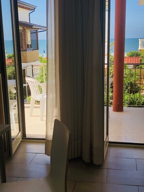 Chambre Économique, 1 lit double, non-fumeur, vue mer | Vue sur l’eau