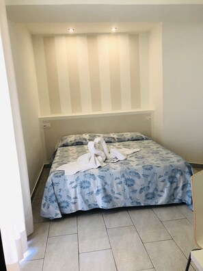 Egyptian cotton sheets, premium bedding, minibar, individually furnished - Hotel La Rosetta (Minturno)