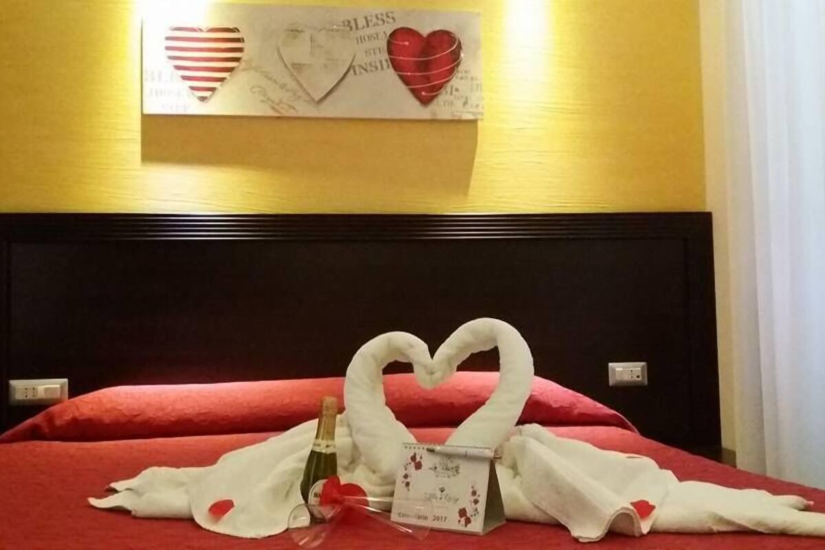 Draps en coton égyptien, literie de qualité supérieure, minibar, bureau