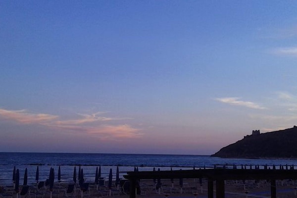 Beach nearby, windsurfing, beach bar, fishing