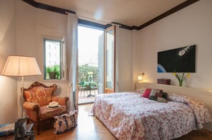 ห้องดับเบิล | เครื่องนอนป้องกันสารก่อภูมิแพ้, มินิบาร์, โต๊ะทำงาน, ห้องเก็บเสียง