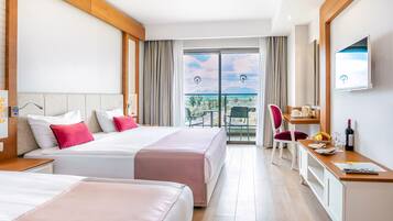 Habitación estándar, vista al jardín | Ropa de cama de alta calidad y artículos del minibar gratis