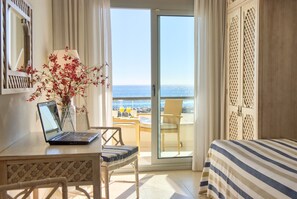 Minibar, coffres-forts dans les chambres, Wi-Fi gratuit, draps fournis