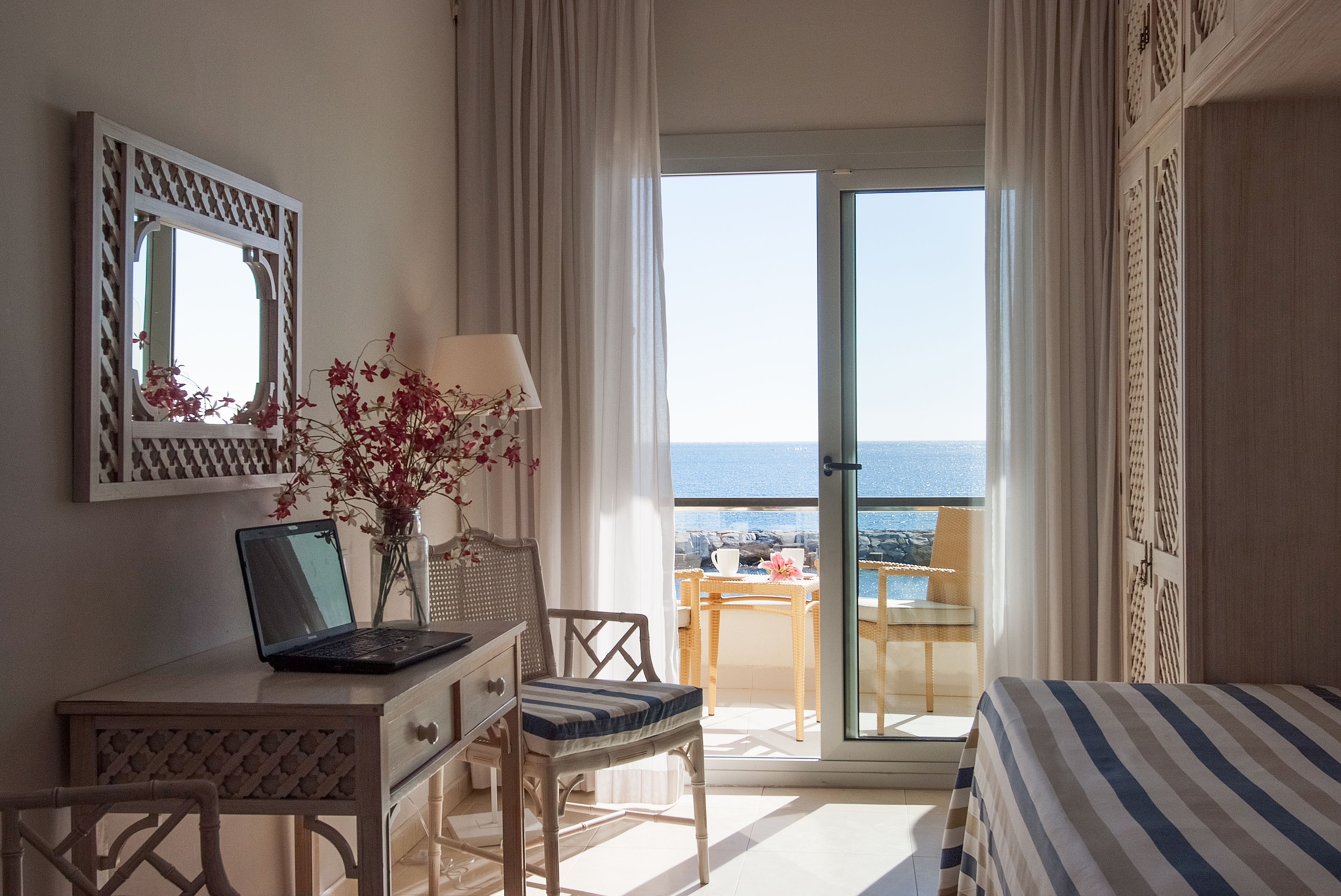 superior double room, sea view | 1 bedroom, minibar, in-room safe, free wifi