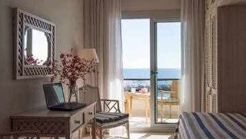 Superior-Doppelzimmer, Meerblick | Minibar, Zimmersafe, kostenloses WLAN, Bettwäsche