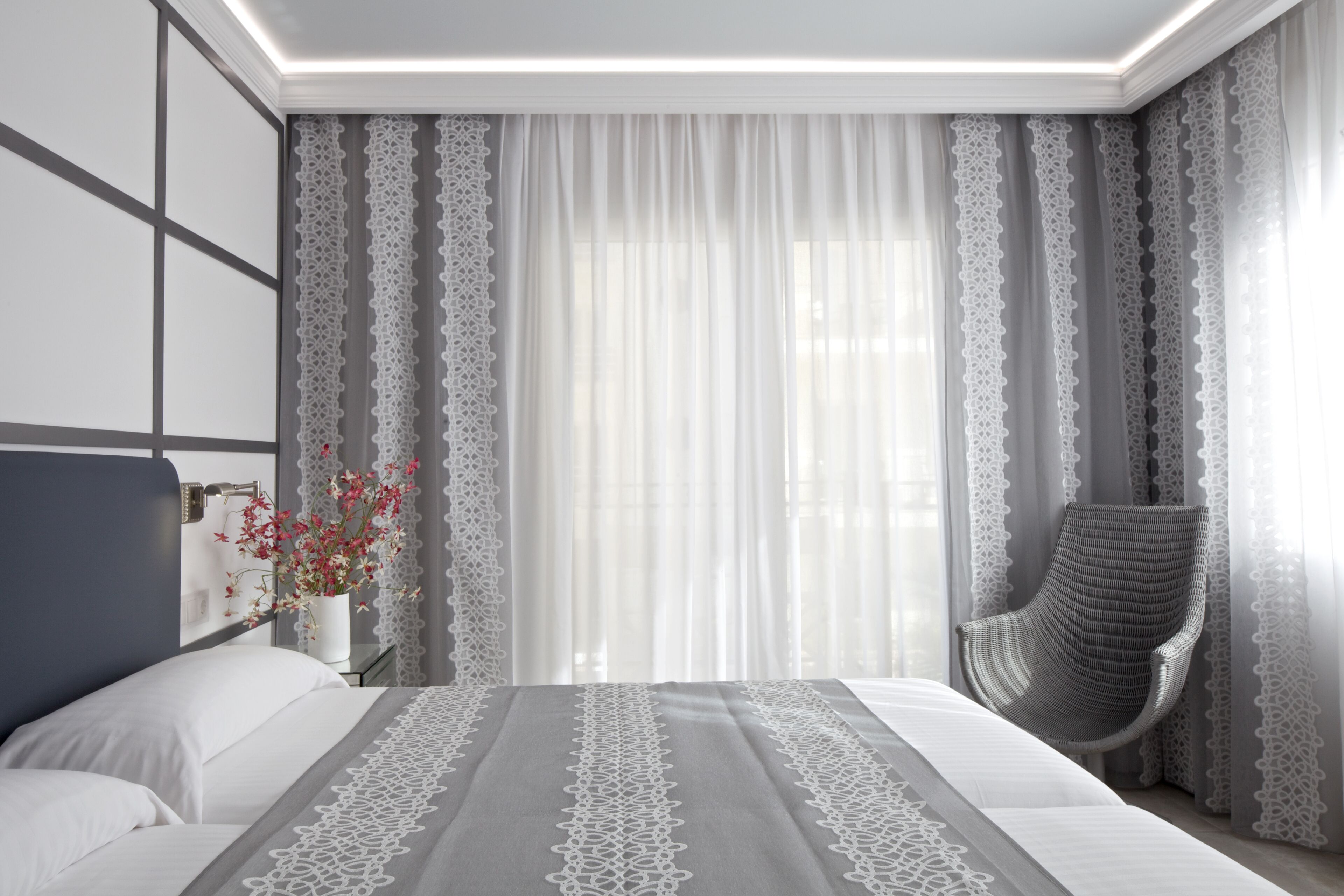 triple room, pool view (or natural solarium view) | 1 bedroom, minibar, in-room safe, free wifi