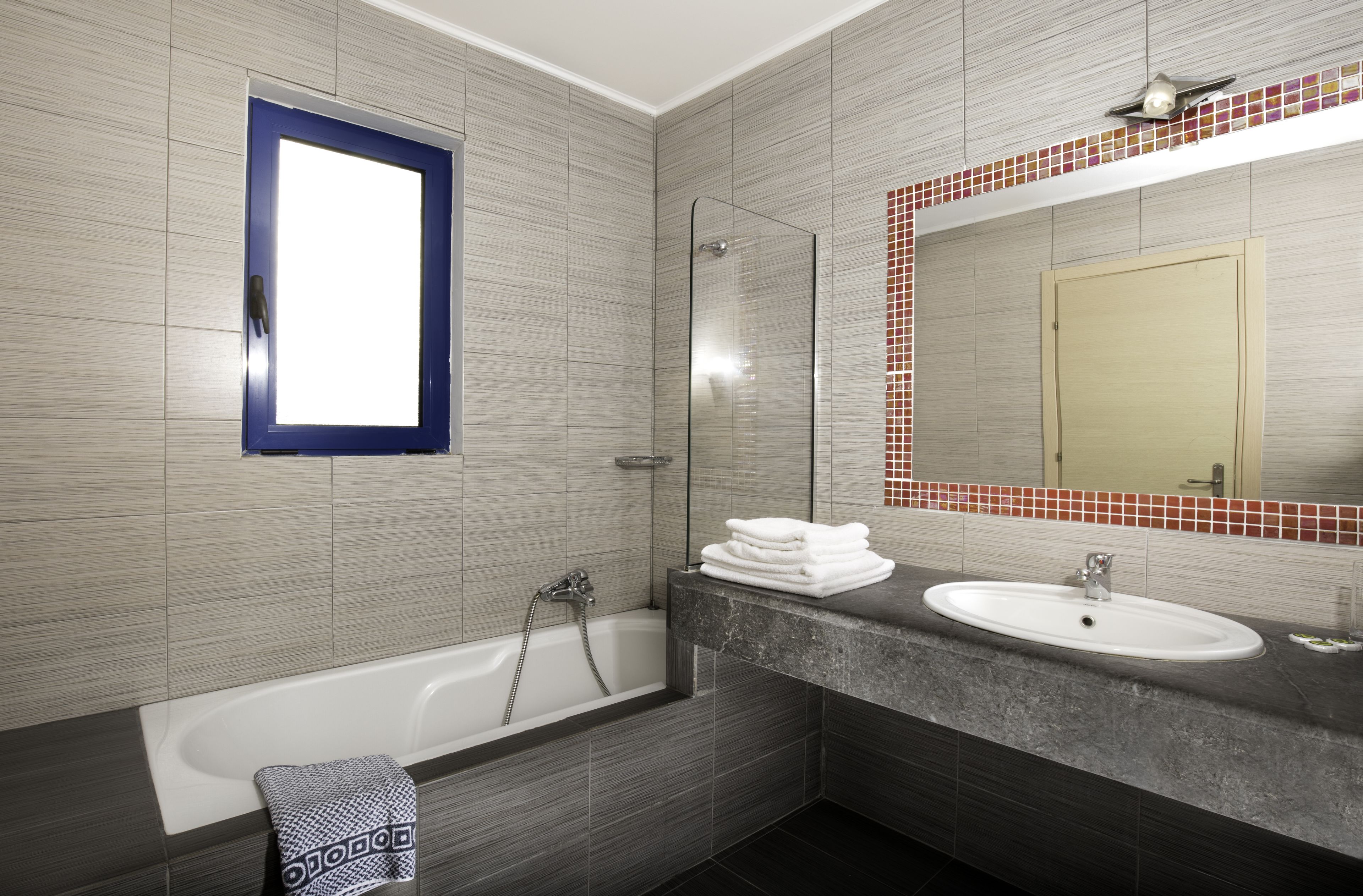 superior studio | bathroom | hair dryer, towels