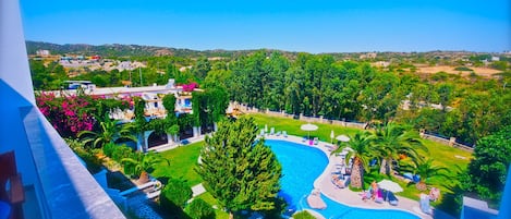 Seasonal outdoor pool